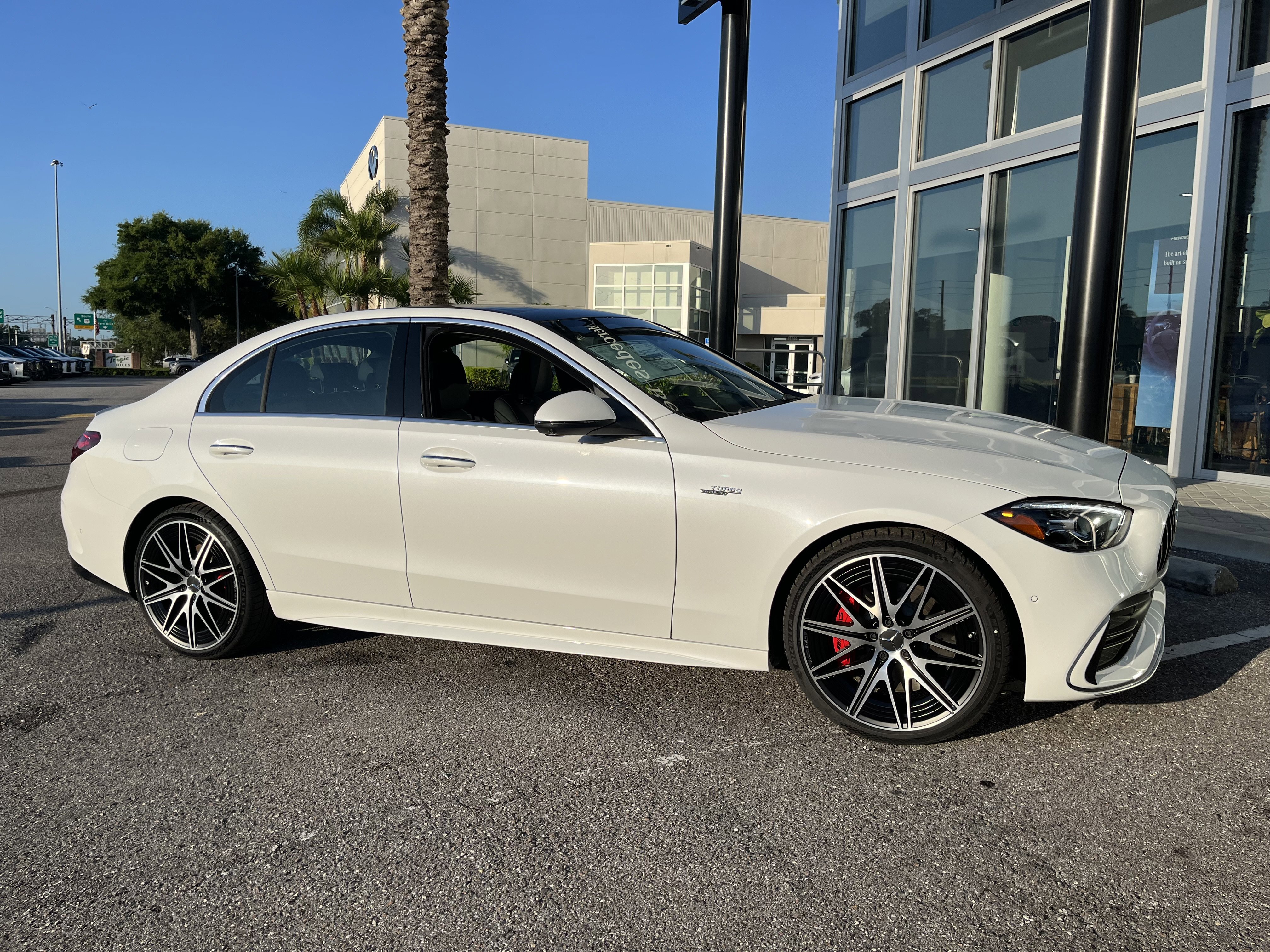 New 2026 MANUFAKTUR Moonlight White Metallic Mercedes-Benz AMG® C 43 image 9