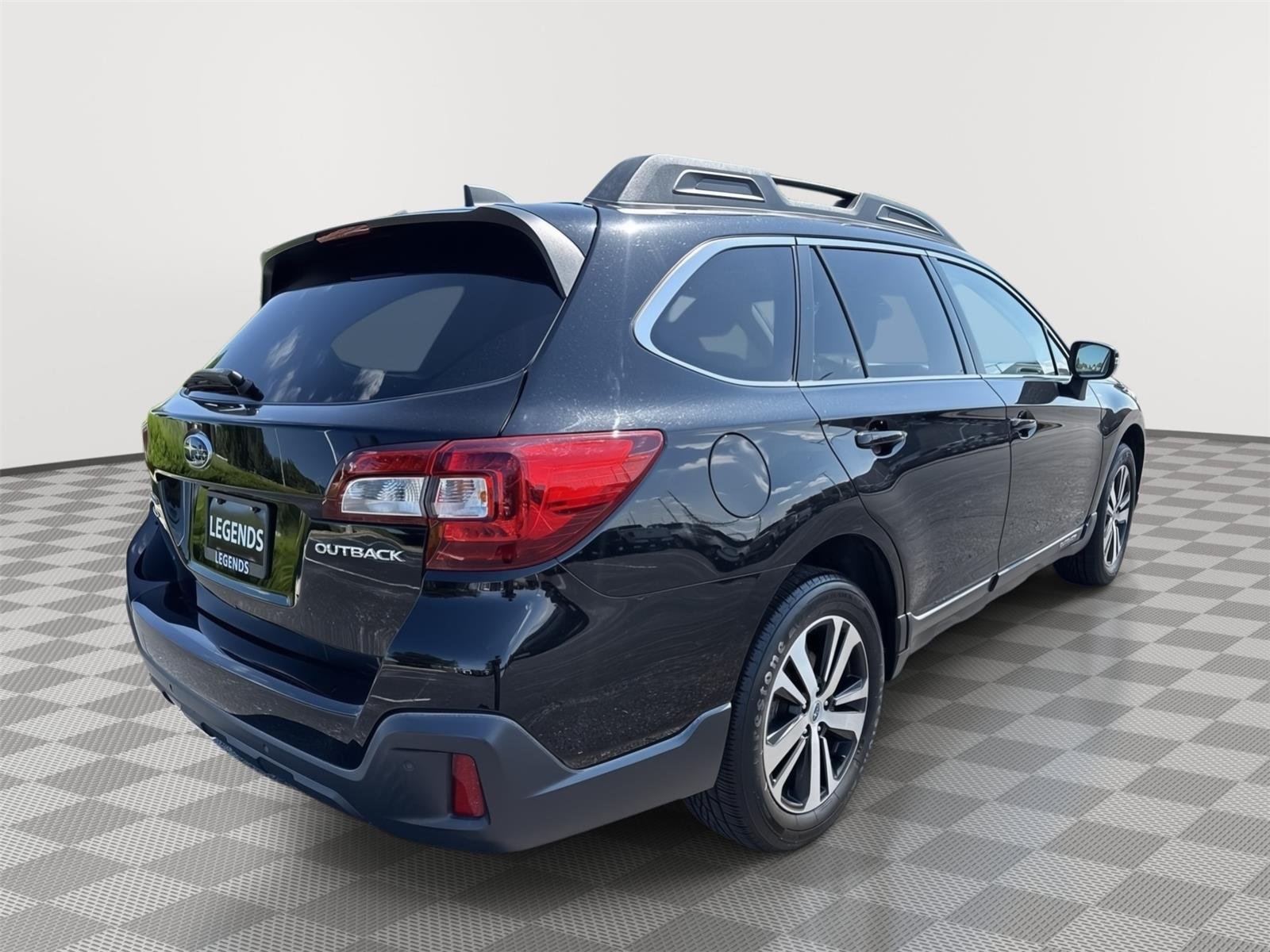 Used 2018 Crystal Black Silica Subaru Limited image 12