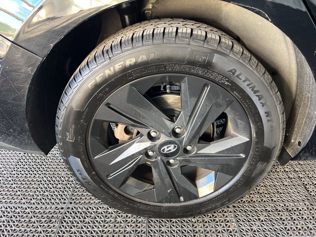 Used 2021 Black Hyundai SEL image 22
