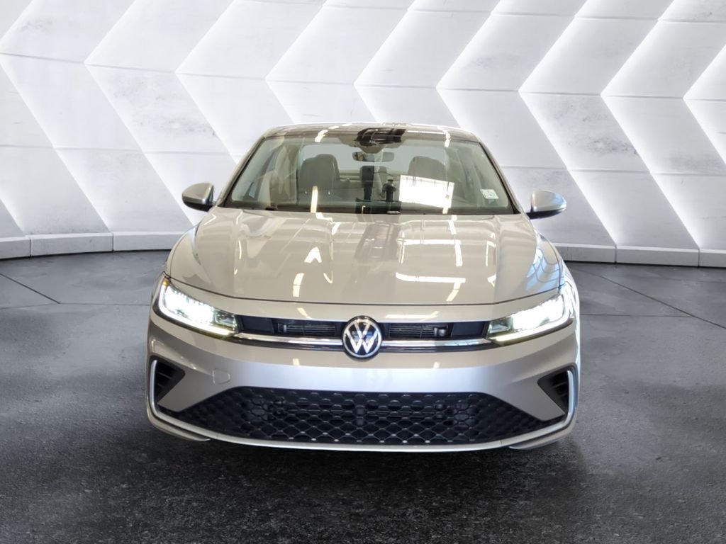 Used 2025  Volkswagen 1.5T SE image 2