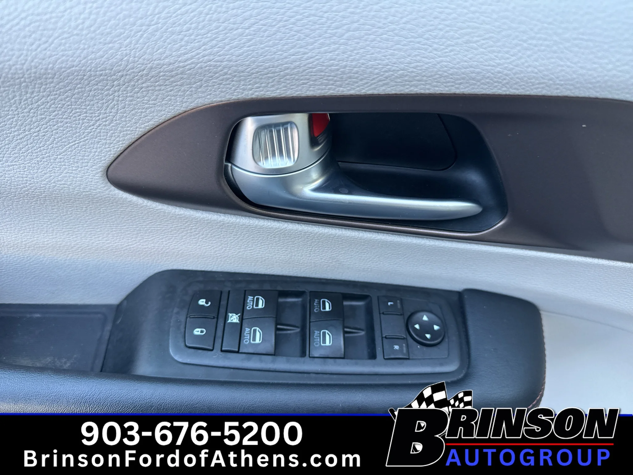 Used 2019 Brilliant Black Crystal Pearlcoat Chrysler Touring L Plus image 25