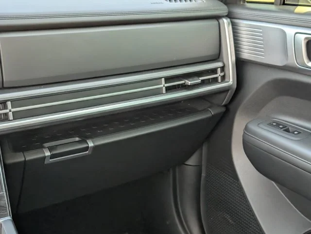 Used 2024 Green Hyundai SEL image 17
