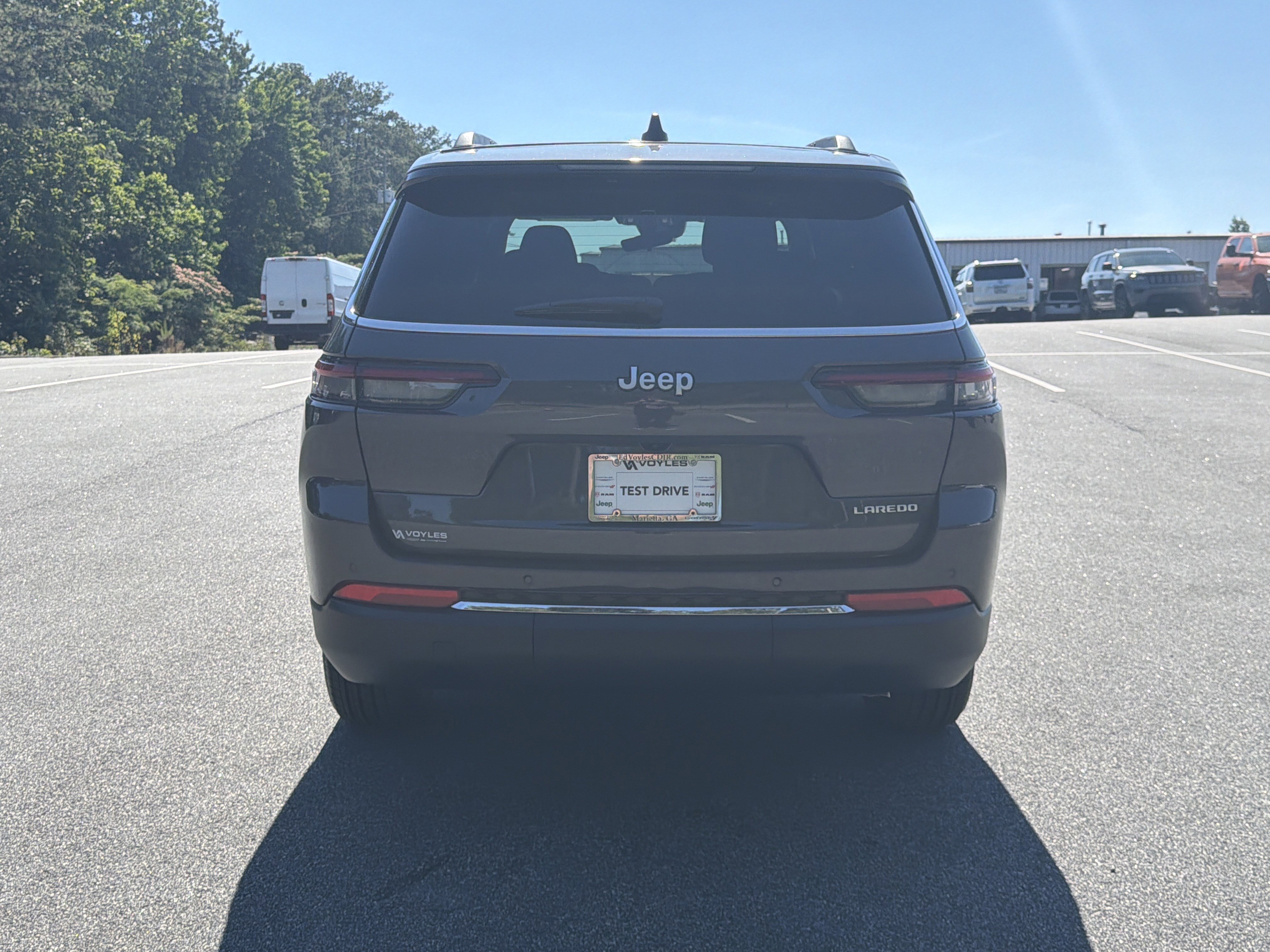 New 2026 Baltic Gray Metallic Clear-Coat Exterior Paint Jeep Laredo image 7