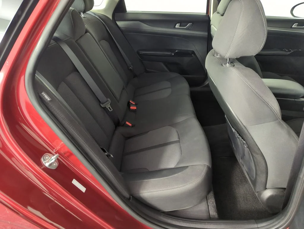 Used 2023 Red Kia LXS image 31