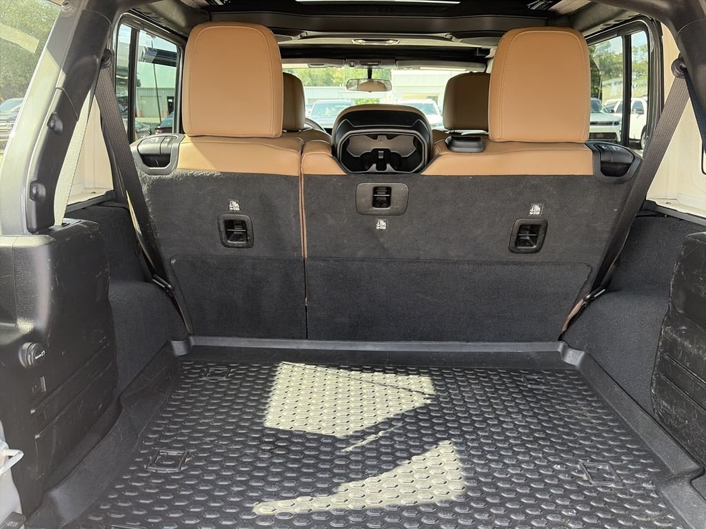 Used 2021 Gray Jeep Unlimited Sahara image 30