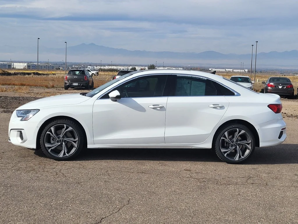 Used 2022 White Audi  image 7