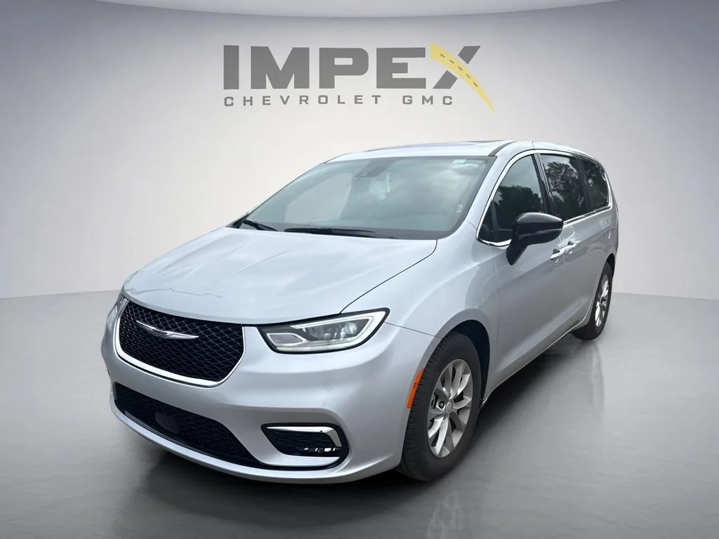 Silver 2026 Chrysler Pacifica Limited FWD Minivan Front-Wheel Drive 