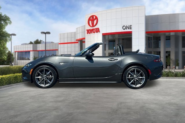 Used 2020 Gray Mazda Grand Touring image 9