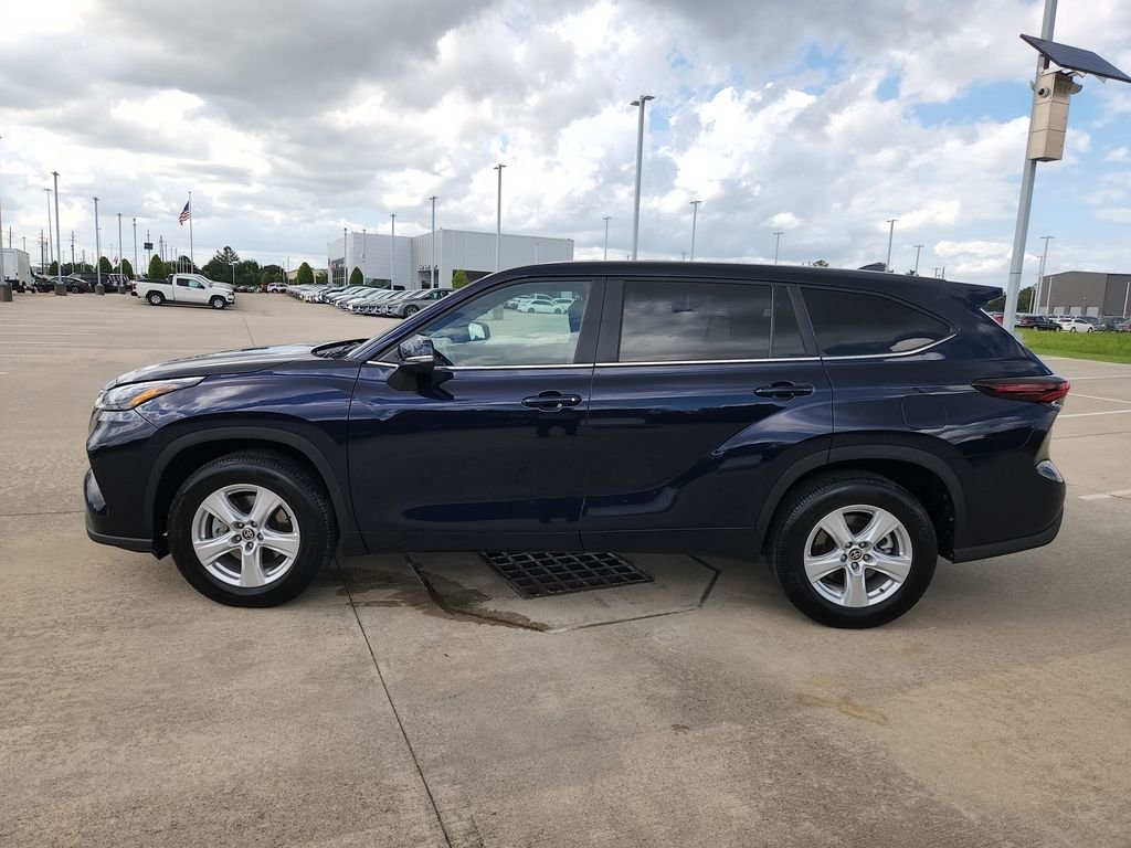 Used 2025 Blue Toyota LE image 8