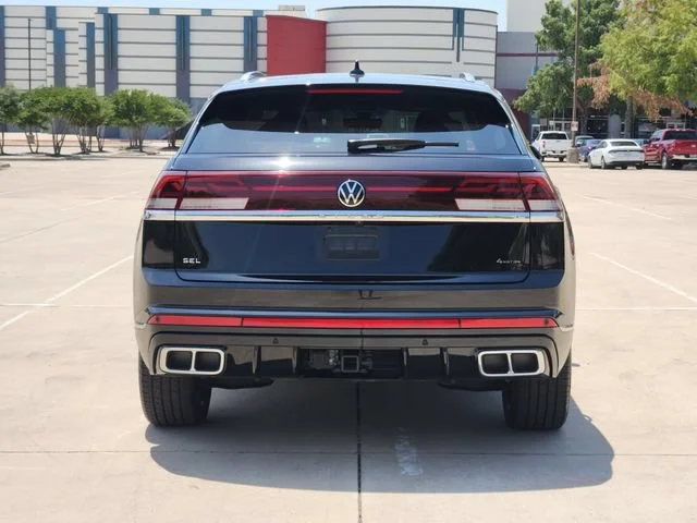 Used 2025 Deep Black Pearl Effect Volkswagen 2.0T SEL Premium R-Line image 6