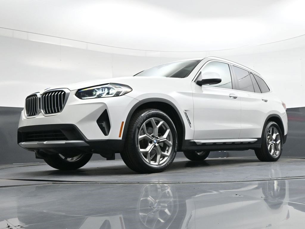 Used 2024 White Metallic BMW xDrive30i image 33