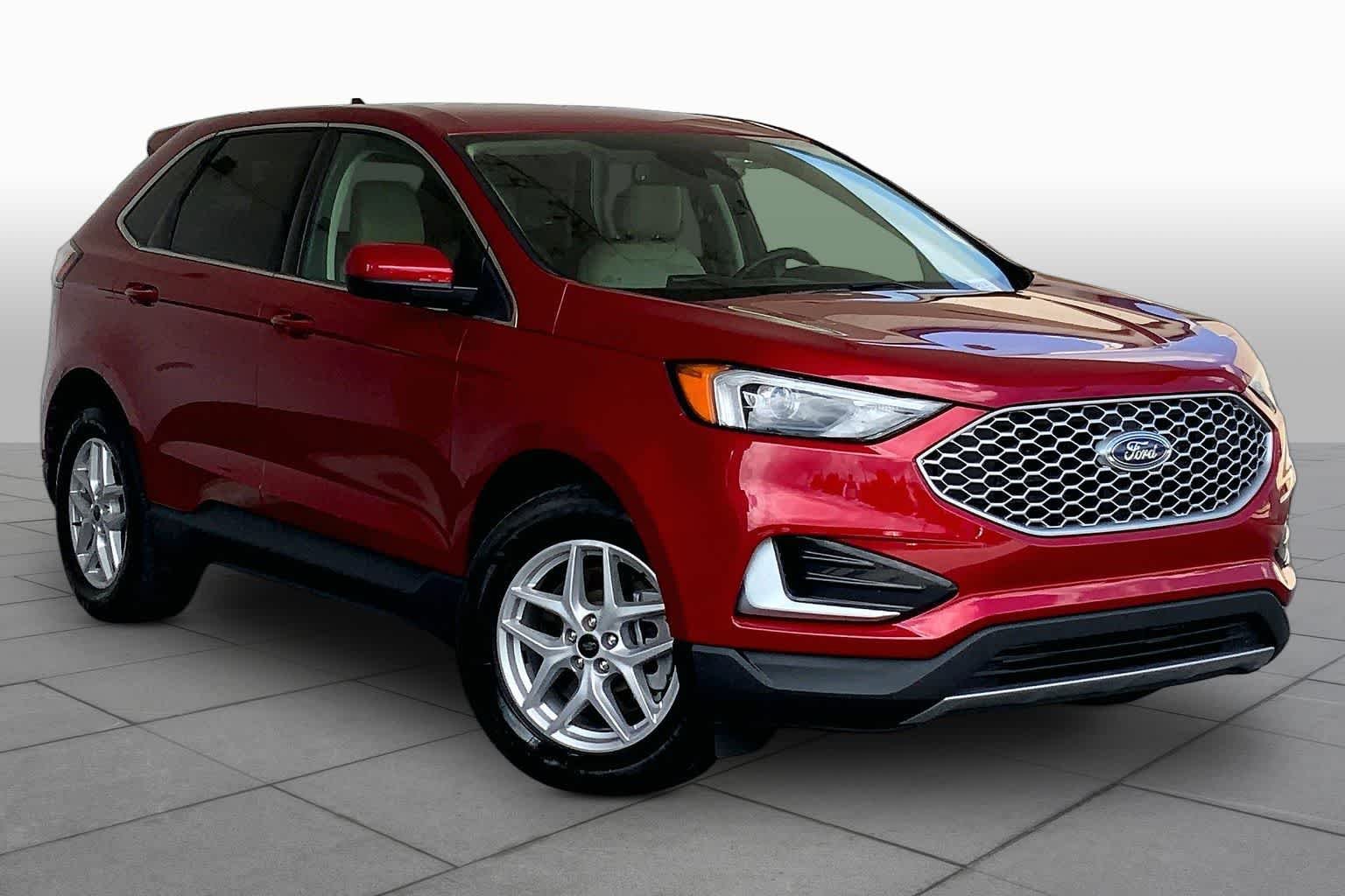 Used 2024 Rapid Red Metallic Tinted Clearcoat Ford SEL image 3