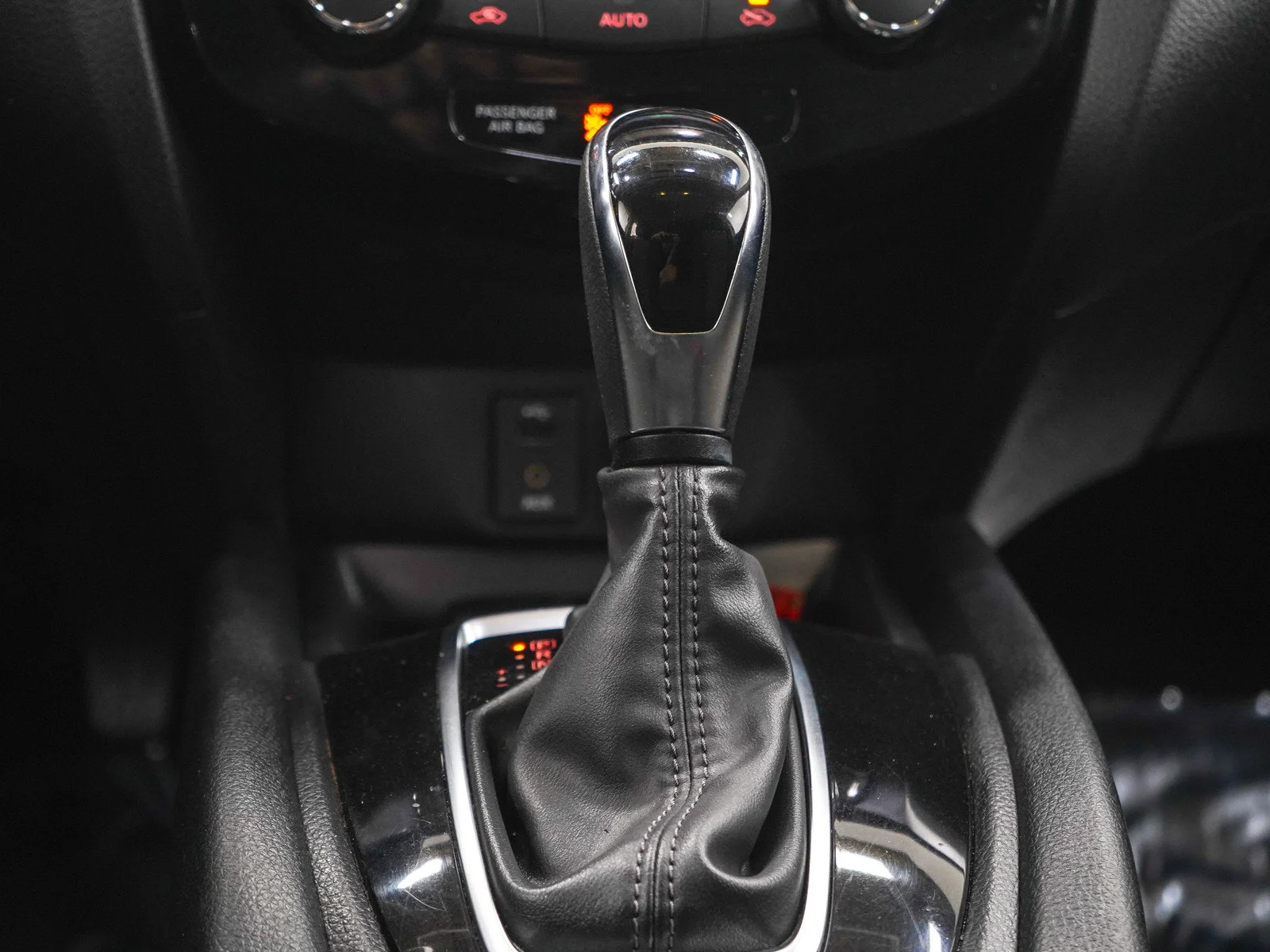 Used 2017 Brilliant Silver Nissan SV image 18