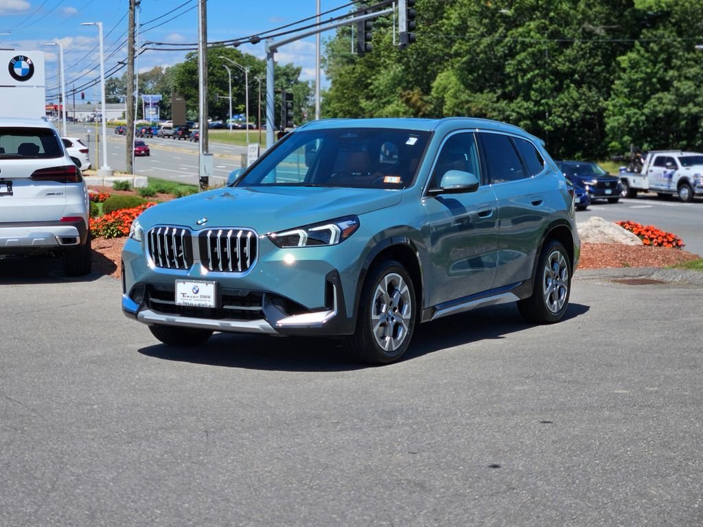 Certified Used 2026 Cape York Green Metallic BMW xDrive28i image 3