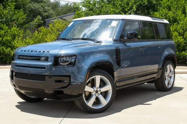 New 2026 Tasman Blue Land Rover X-Dynamic SE image 2