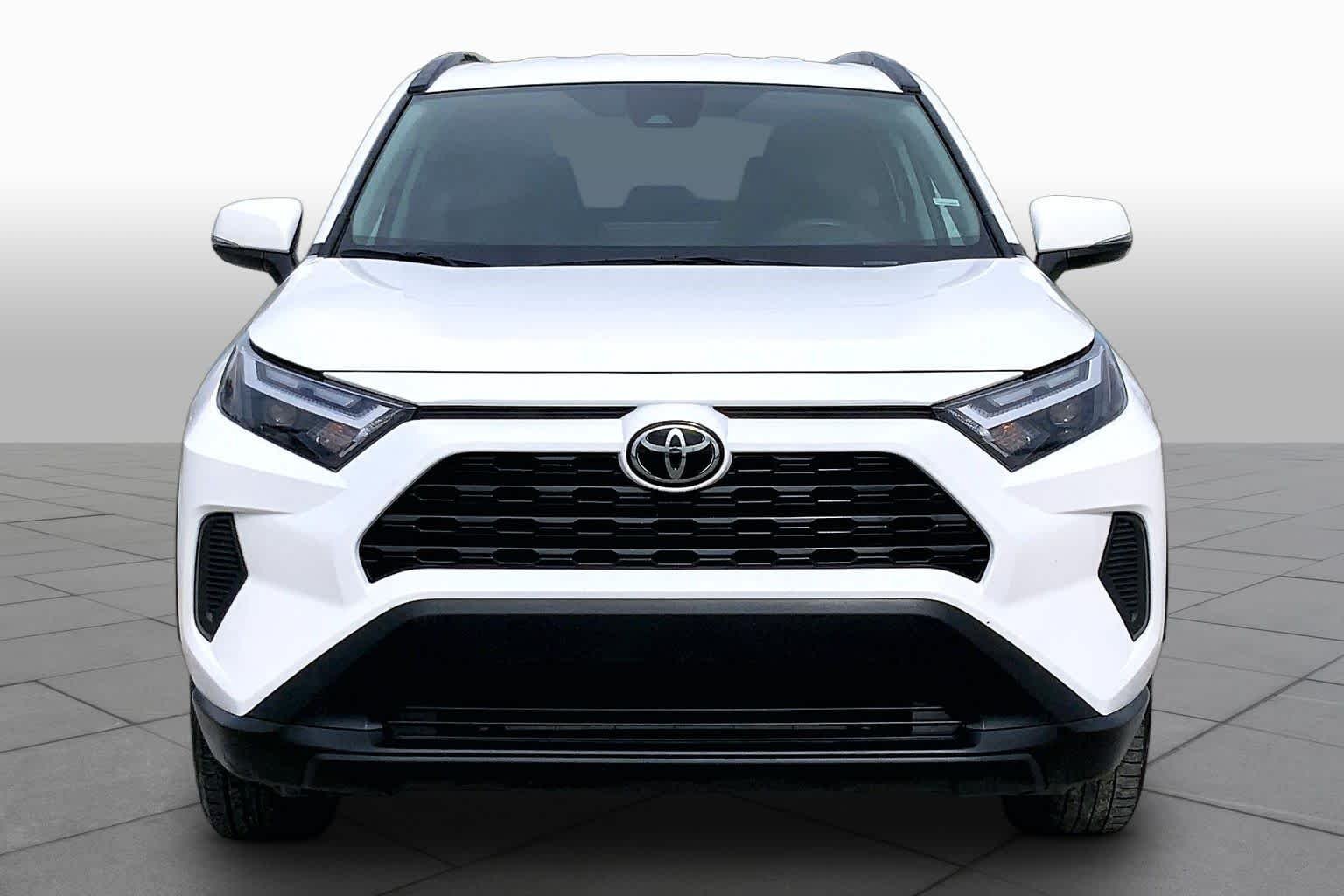Used 2024 Ice Cap Toyota XLE image 4