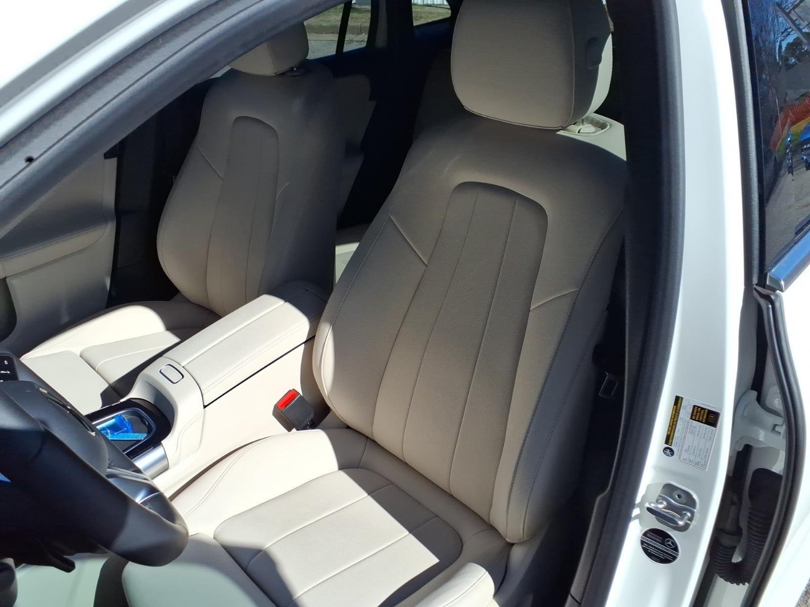 Used 2025 Polar White Mercedes-Benz GLA 250 image 28
