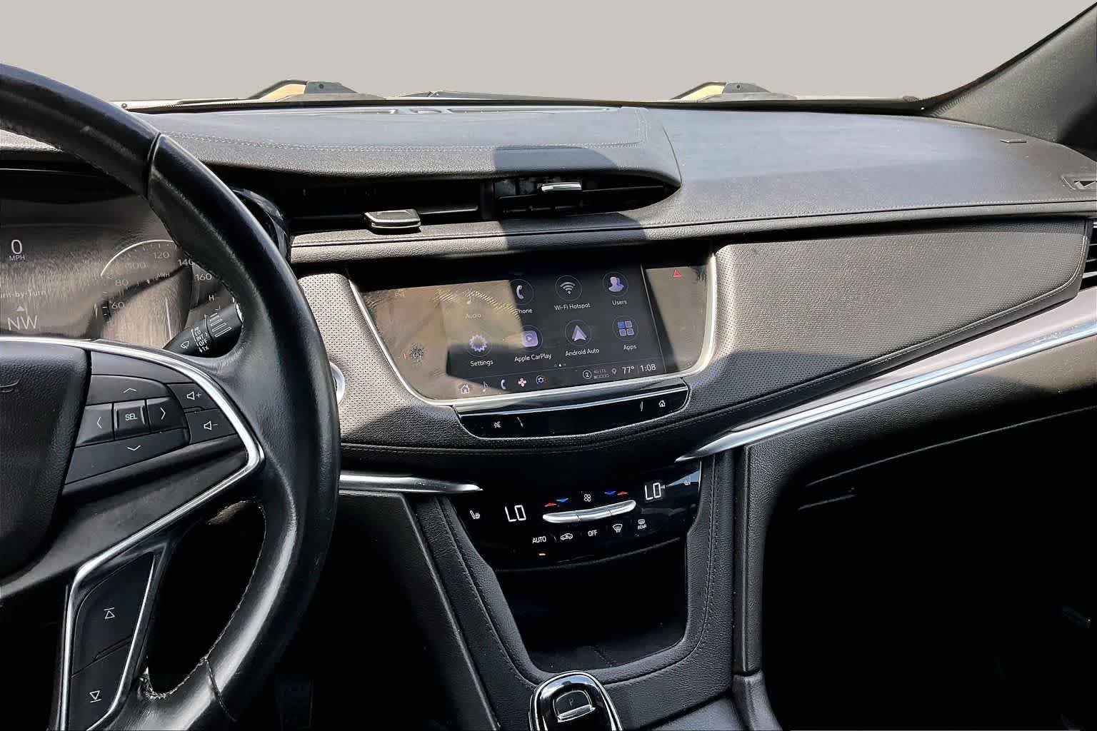 Pre-Owned 2022 Cadillac XT5 FWD Luxury
