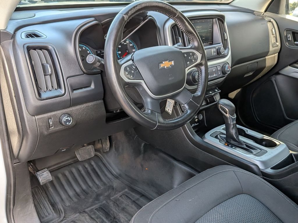 Used 2022 White Chevrolet LT image 29