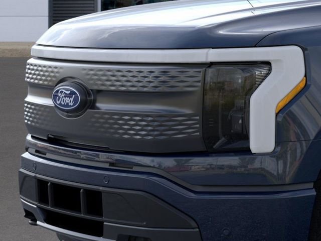 2025 Ford F-150 Lightning Flash - Photo 17