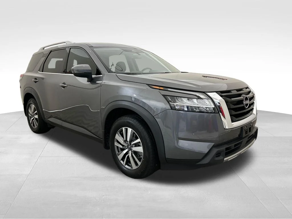 Used 2023 Gray Nissan SL image 8