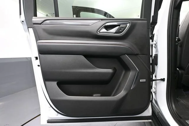 Used 2022 White Chevrolet RST image 42