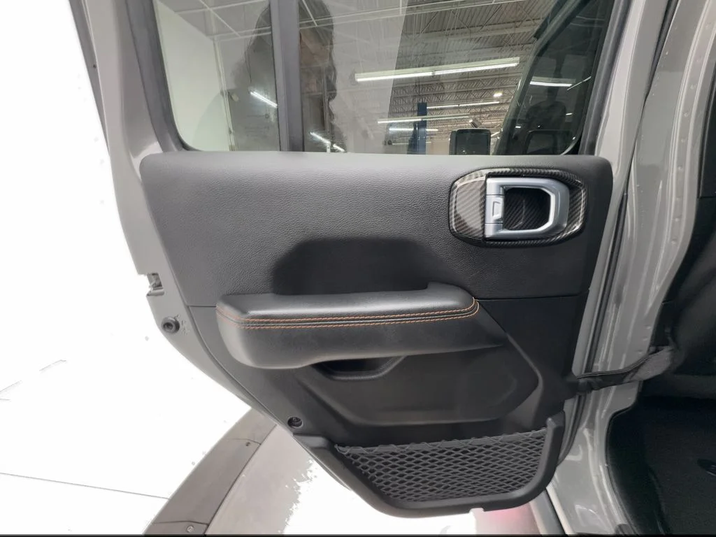 Used 2021 Gray Jeep Mojave image 26
