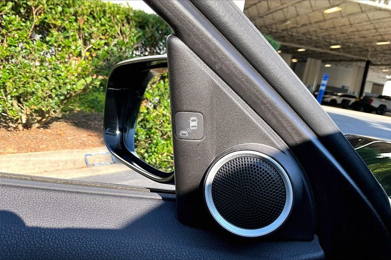 Used 2018  Acura Advance Package image 29