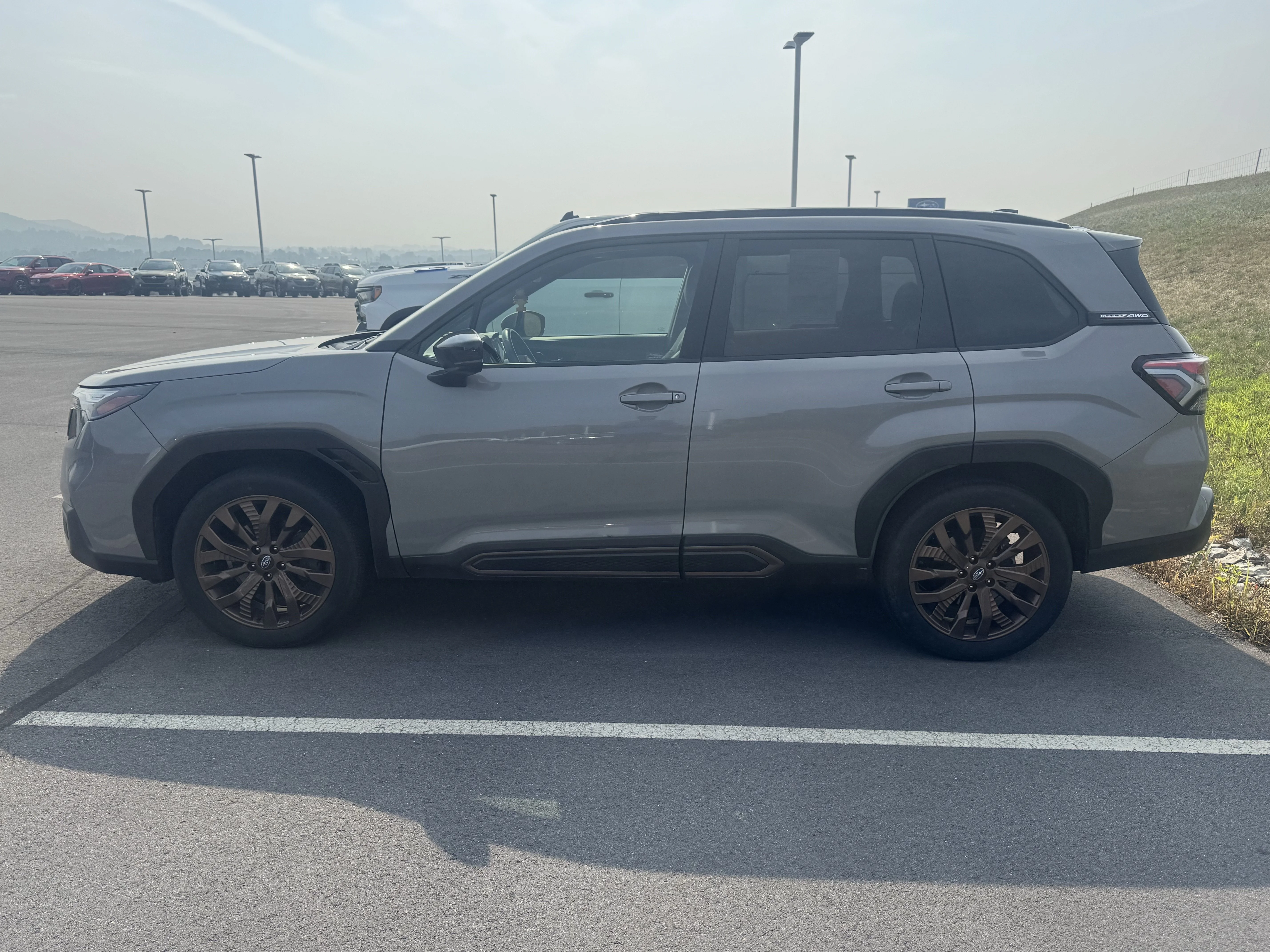 Used 2025 River Rock Pearl Subaru Sport image 4