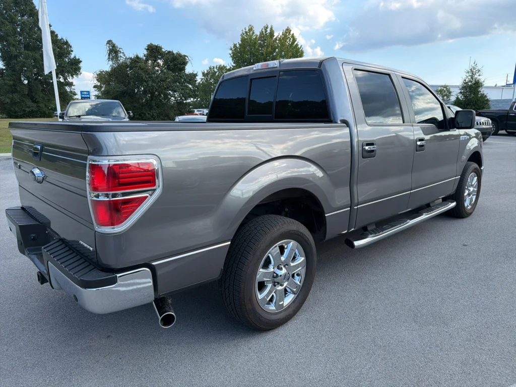 Used 2014 Sterling Gray Metallic Ford XLT image 3