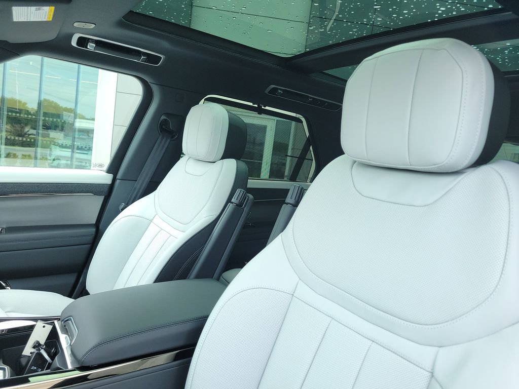 New 2026 Giola Green Land Rover Dynamic SE image 26