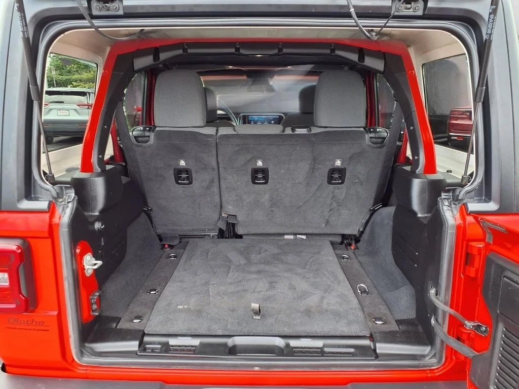 Used 2024 Red Jeep Rubicon image 27
