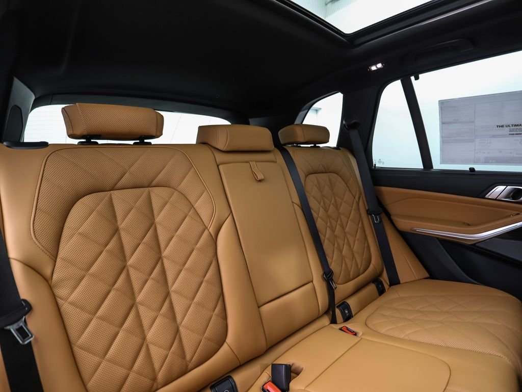 New 2026 Gray Metallic BMW xDrive40i image 28