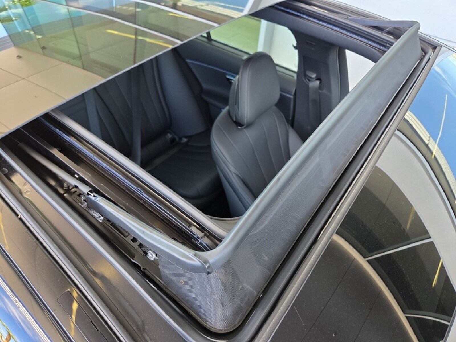 New 2027 Black Mercedes-Benz E 450 4MATIC® Sedan image 19