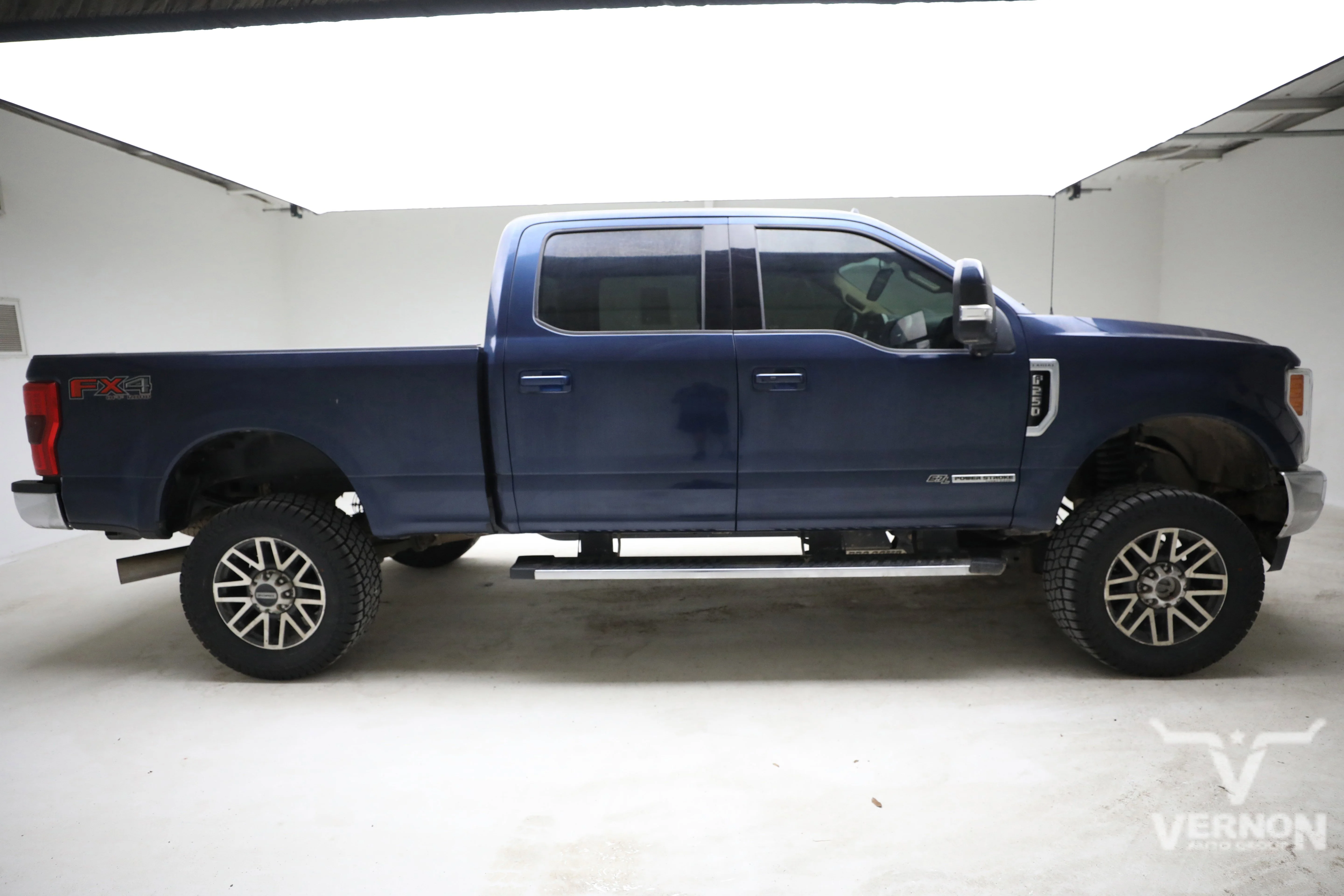 Pre-Owned 2019 Ford Super Duty F-250 Lariat Crew Cab 4x4 Fx4