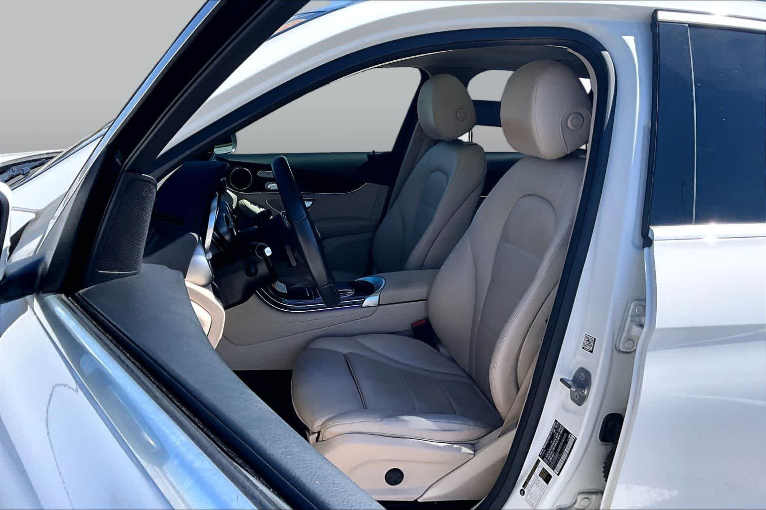Used 2021 Polar White Mercedes-Benz GLC 300 image 15