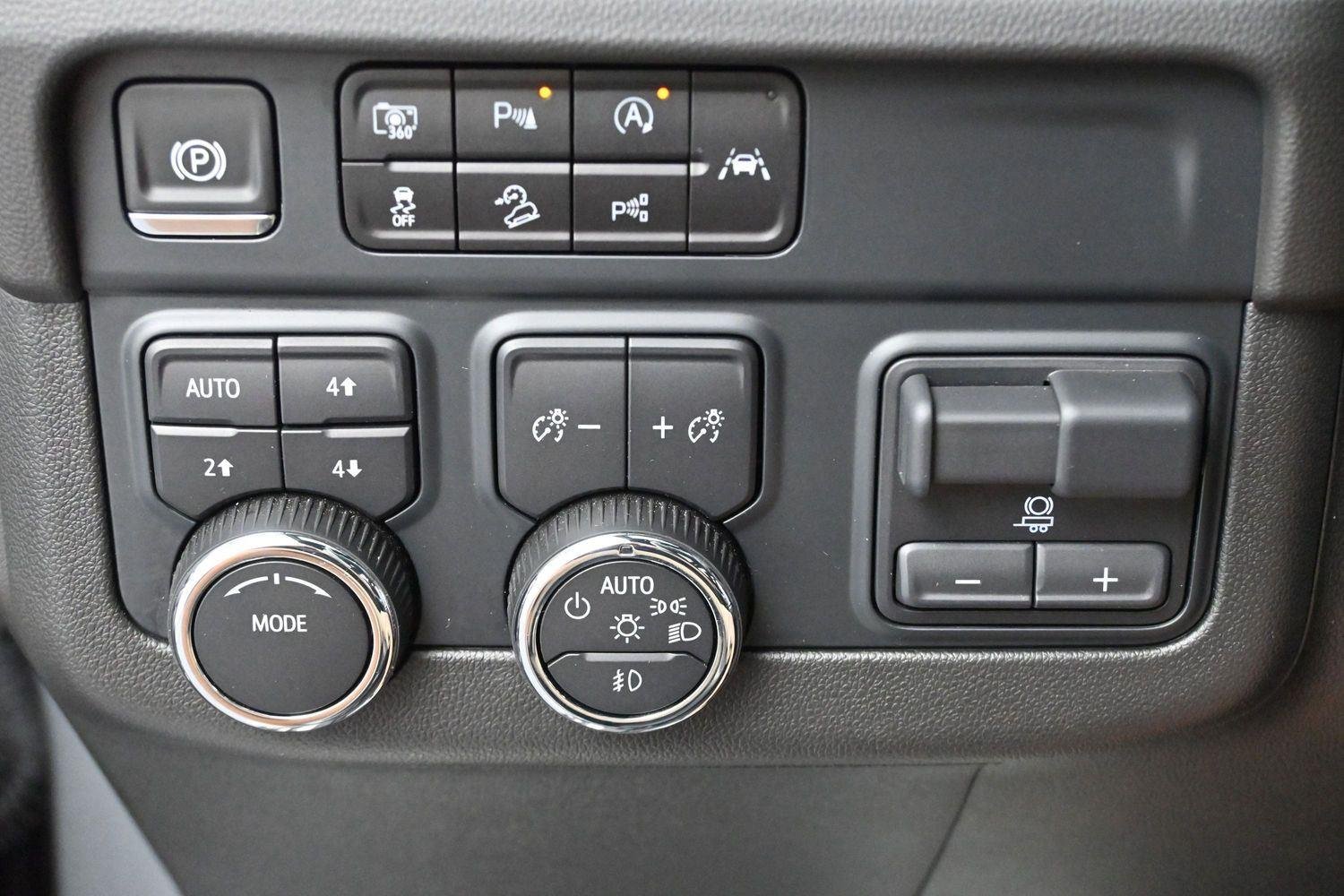 Used 2025 Sterling Gray Metallic Chevrolet Premier image 26