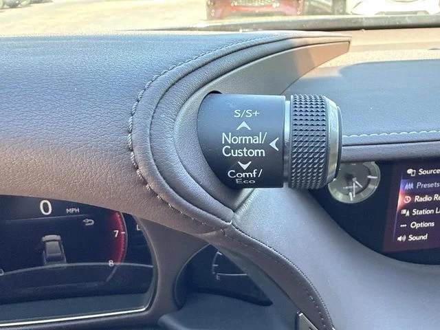 Used 2019  Lexus 500 Base image 41