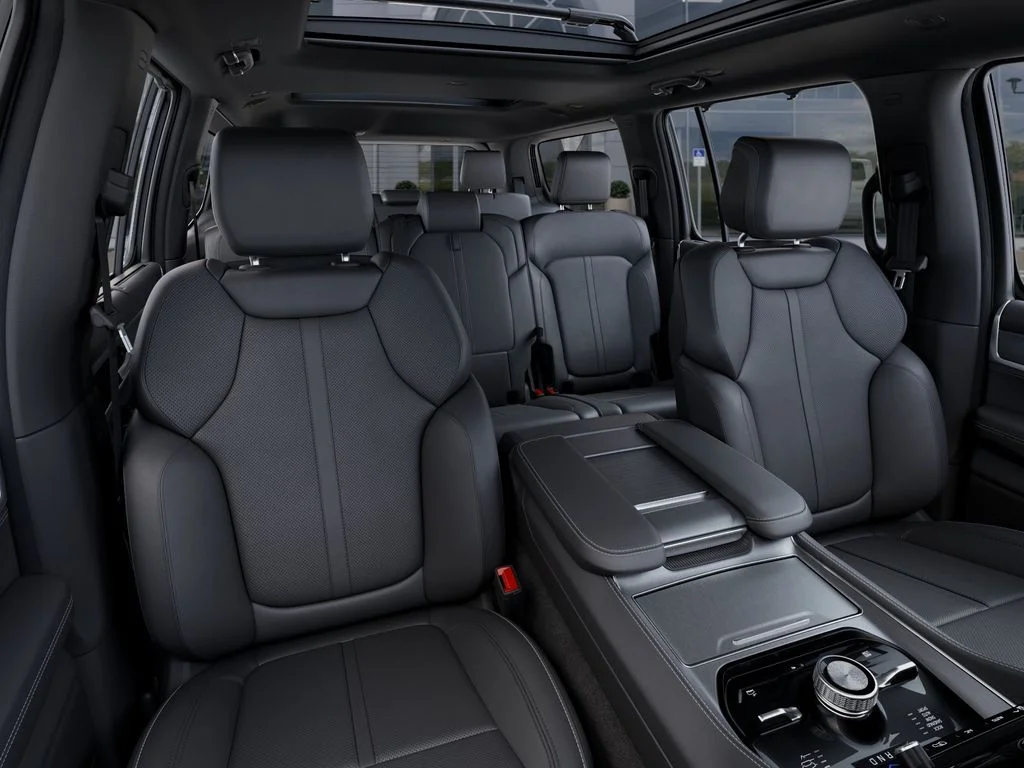 2025 Jeep Wagoneer Series II - Photo 17