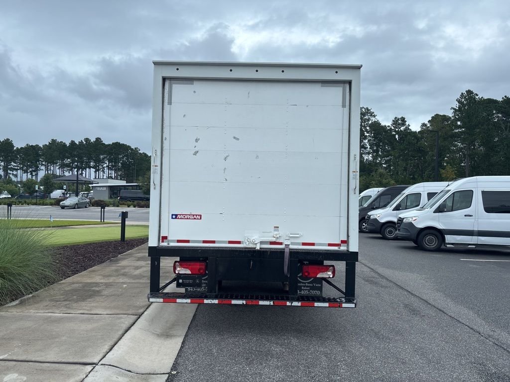 Used 2021  Freightliner w/ 16