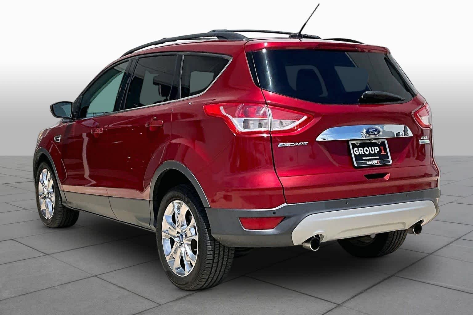 Used 2013 Ruby Red Ford SEL image 12