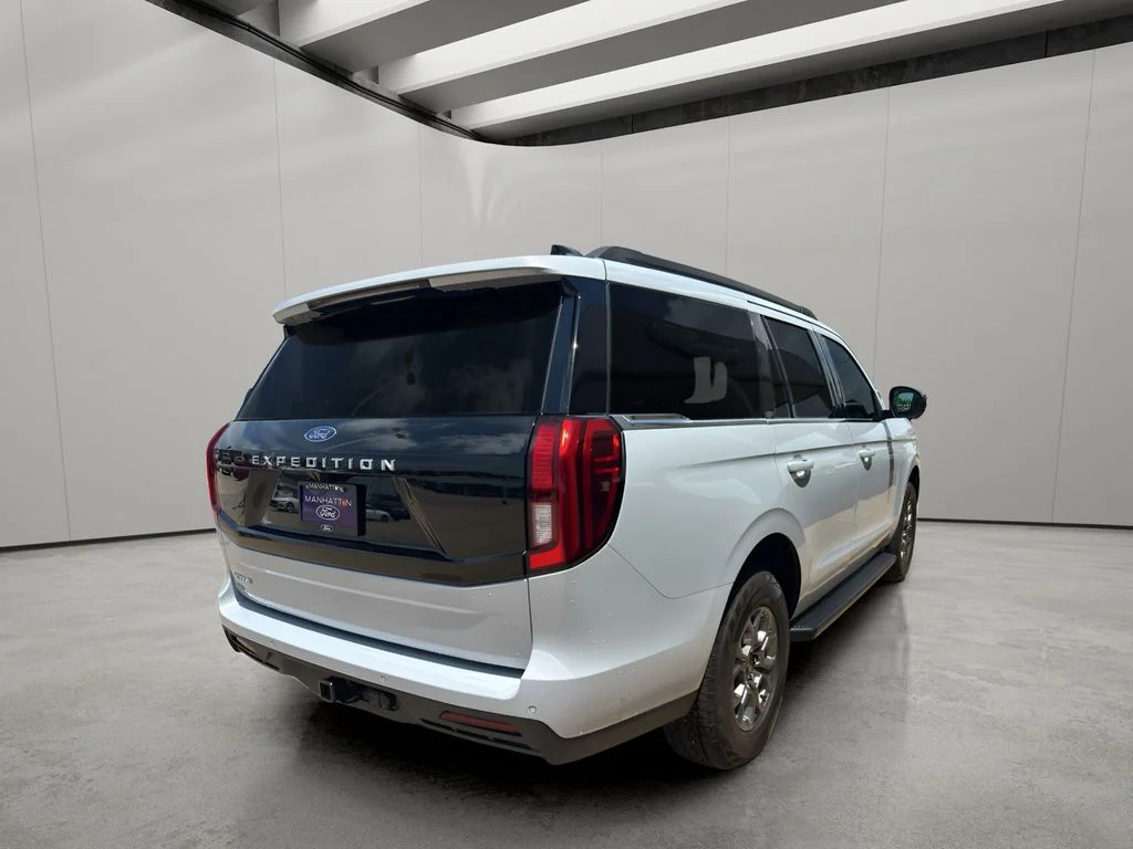 New 2025 Space Silver Metallic Ford Active image 5