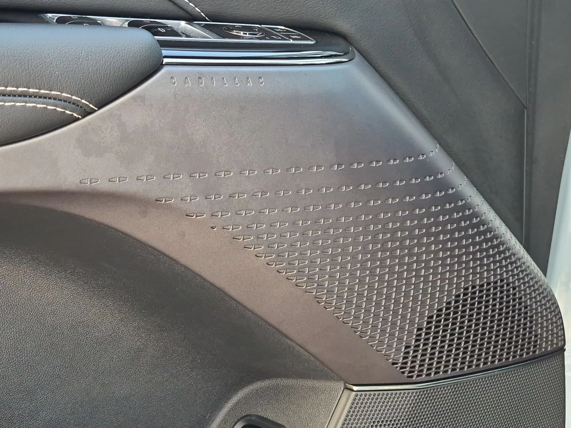 2024 Cadillac LYRIQ Tech - Photo 25