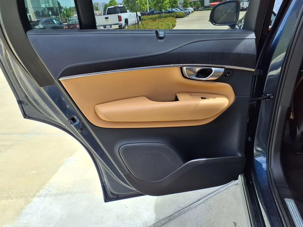 Certified Used 2024 Blue Volvo Ultimate image 17