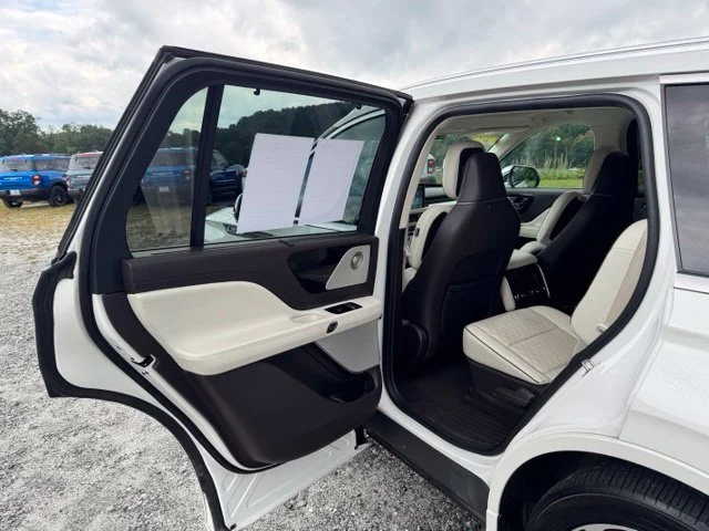 Used 2020 White Lincoln Black Label Grand Touring image 13