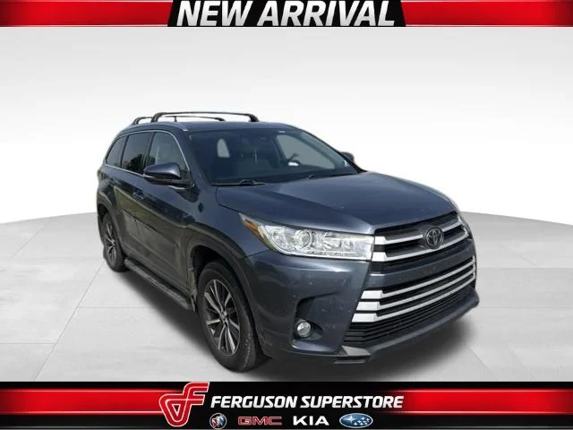 Used 2018 Blue Toyota XLE image 1