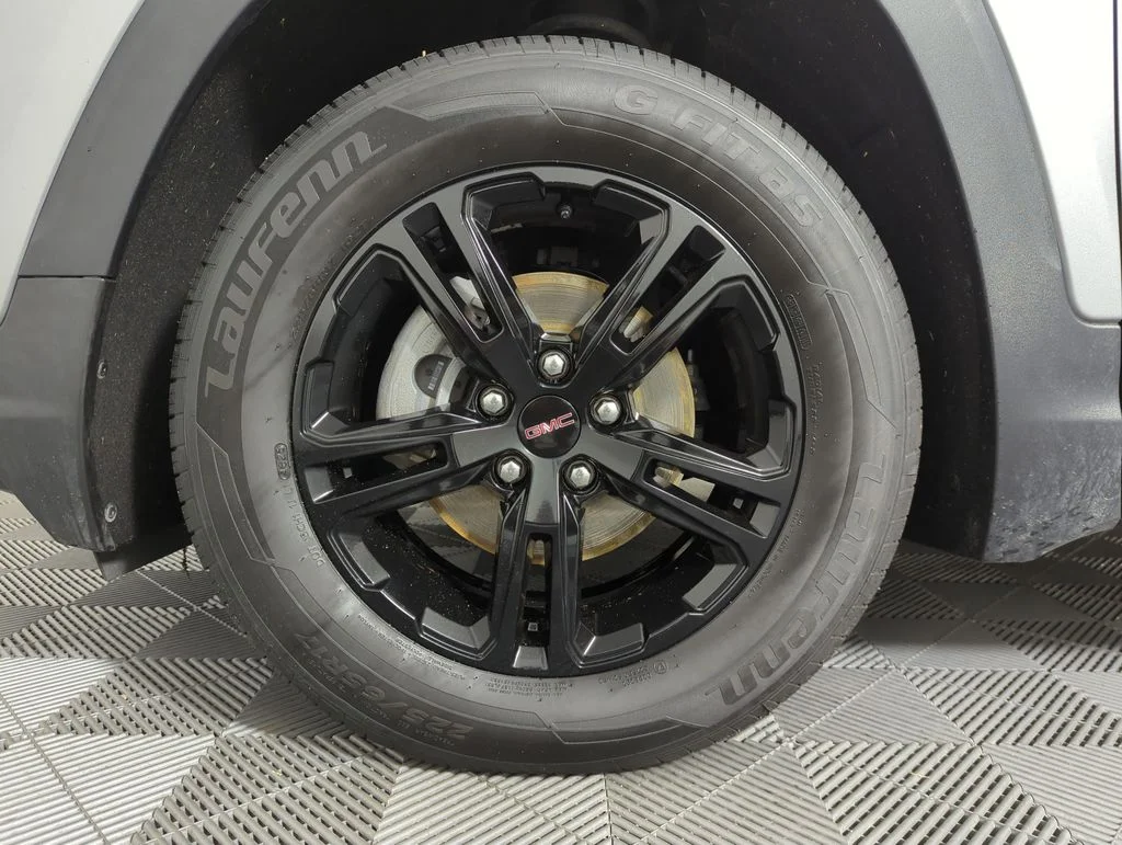 Used 2023 Sterling Metallic GMC AT4 image 21