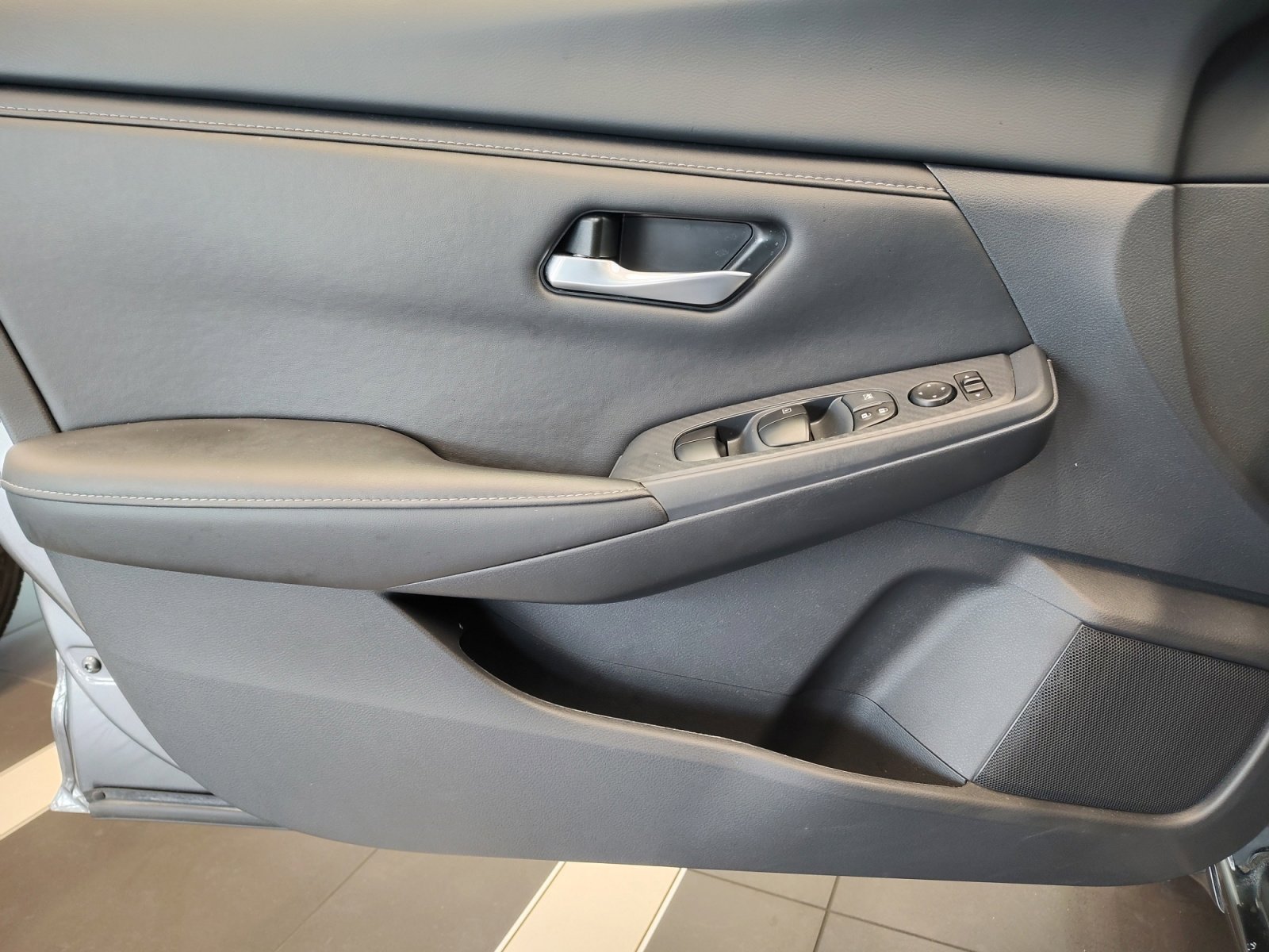 Certified Used 2025 Gun Metallic Nissan SV image 28