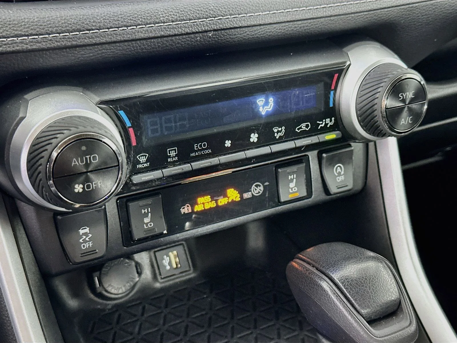 Used 2023 Ice Toyota XLE image 17