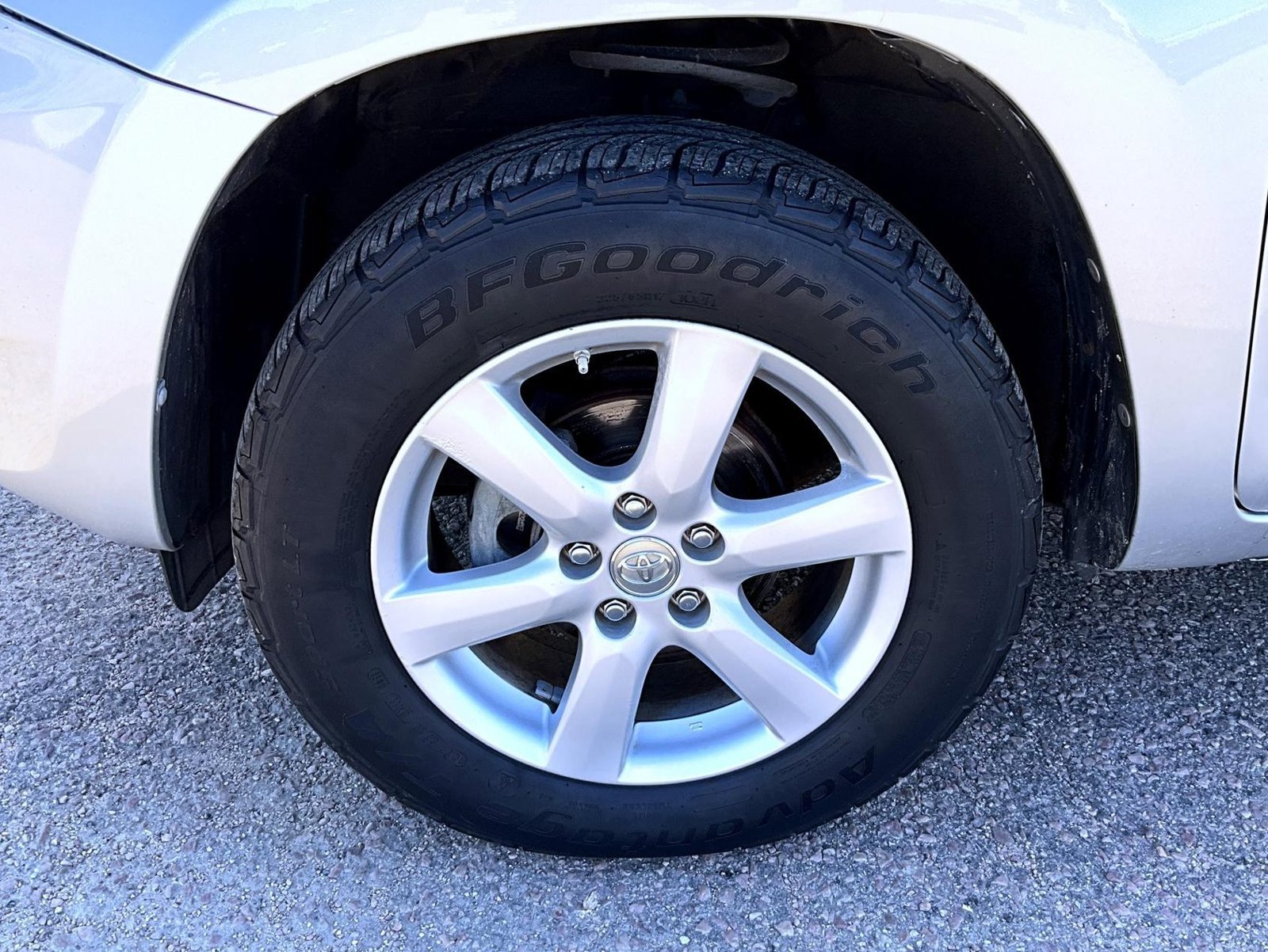 Used 2007 Silver Toyota Limited image 23